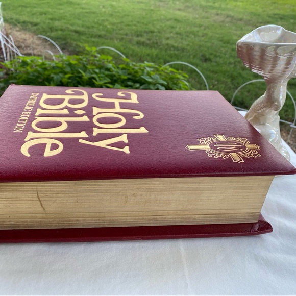 HOLY BIBLE Catholic Edition Family
 NAB by World Bible - Picture 5 of 13